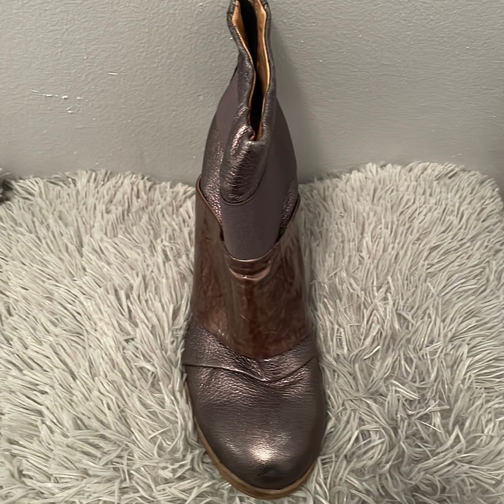 VPL by Tuttle size 40 (9.5) Made in Italy